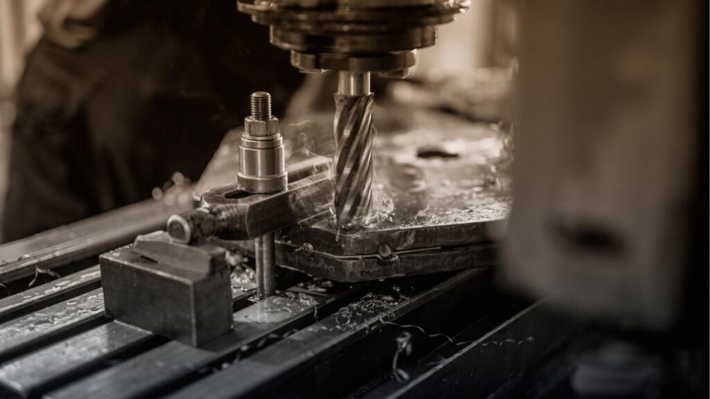 3 Axis vs 5 Axis CNC Machine